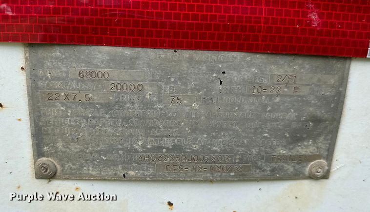 image for item NQ9675 1981 Fruehauf  bottom dump trailer