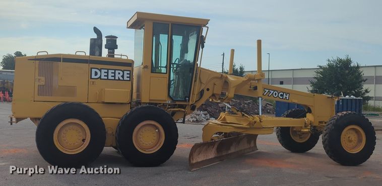 image for item NW9544 1999 John Deere 770CH motor grader