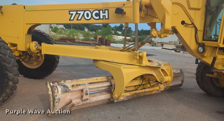 image for item NW9544 1999 John Deere 770CH motor grader
