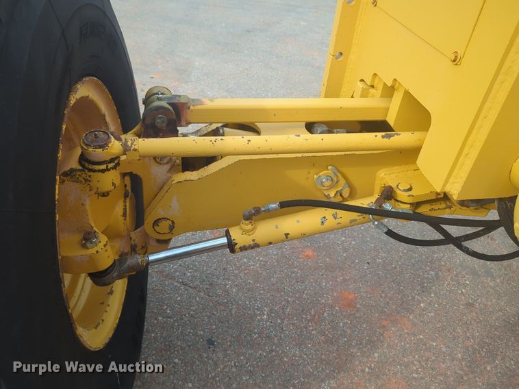 image for item NW9544 1999 John Deere 770CH motor grader