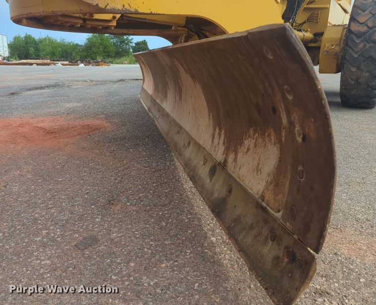 image for item NW9544 1999 John Deere 770CH motor grader