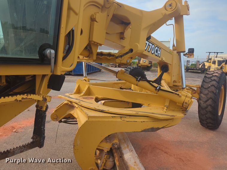 image for item NW9544 1999 John Deere 770CH motor grader