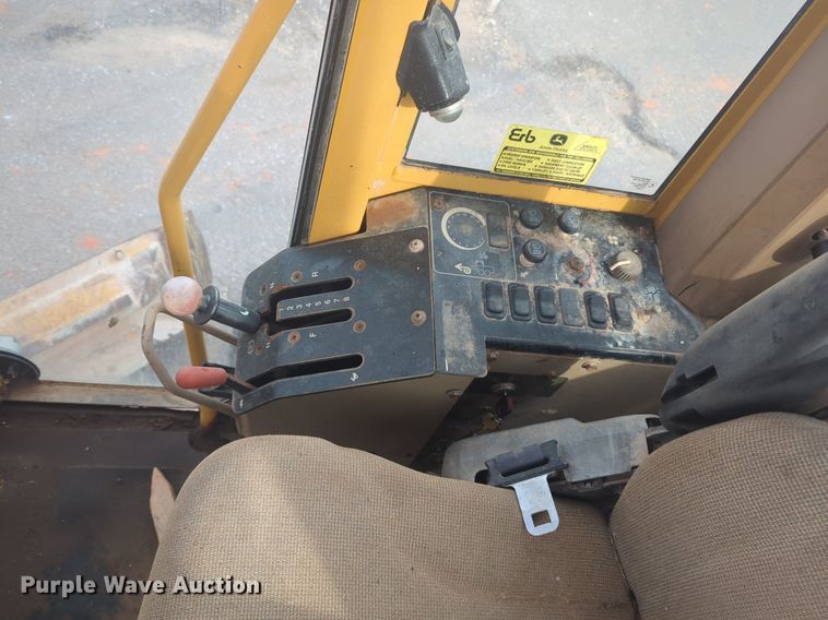 image for item NW9544 1999 John Deere 770CH motor grader