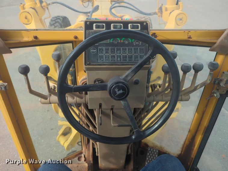 image for item NW9544 1999 John Deere 770CH motor grader