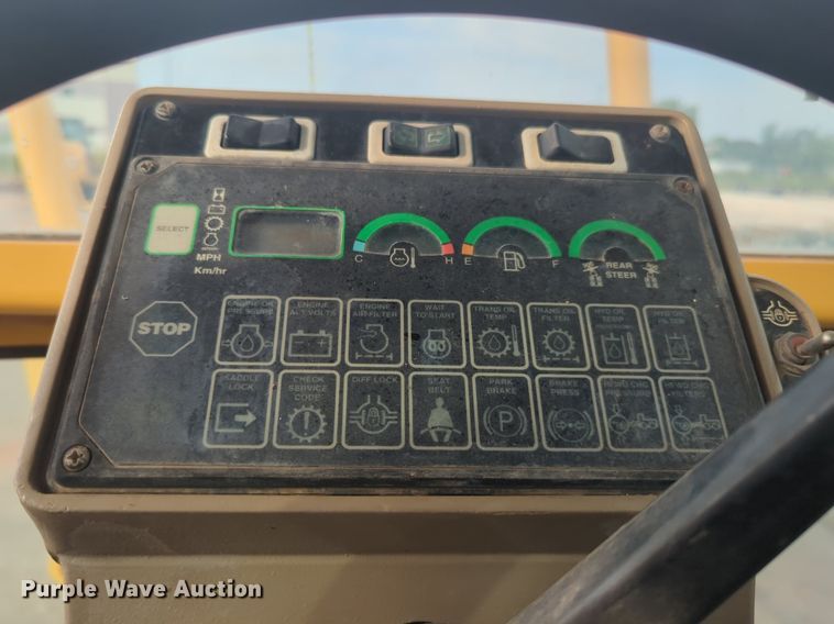 image for item NW9544 1999 John Deere 770CH motor grader