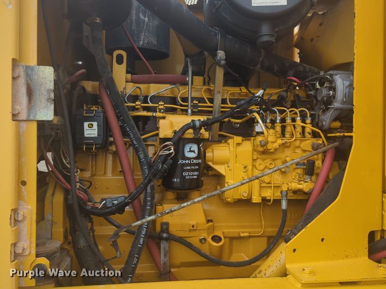 image for item NW9544 1999 John Deere 770CH motor grader