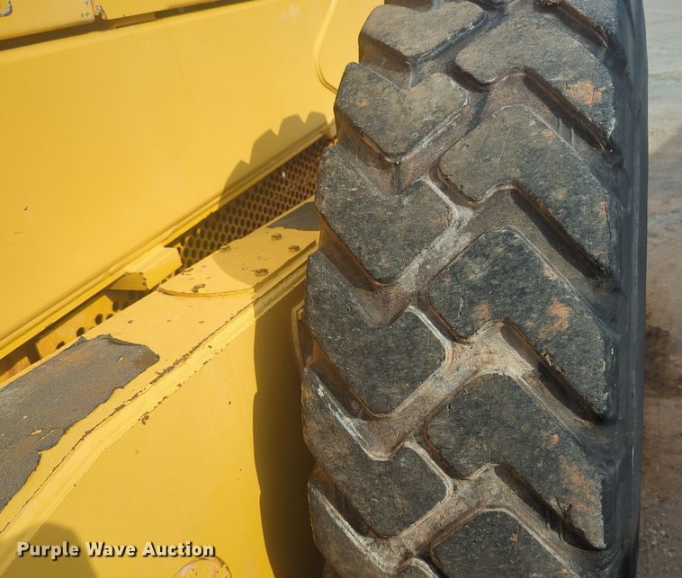 image for item NW9544 1999 John Deere 770CH motor grader