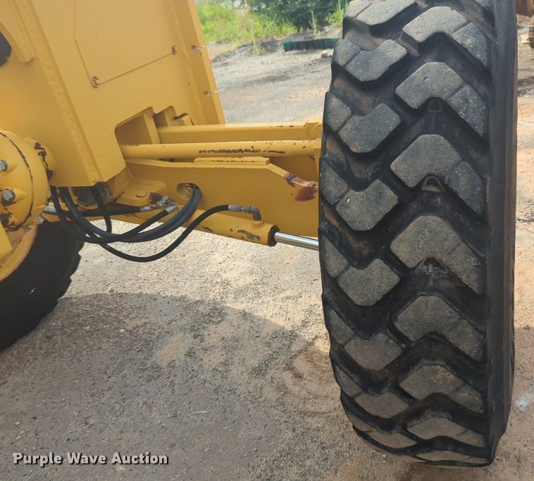 image for item NW9544 1999 John Deere 770CH motor grader