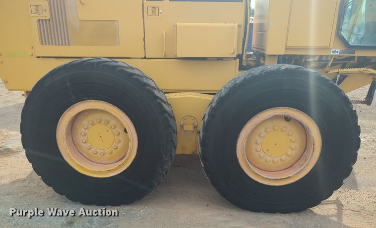 image for item NW9544 1999 John Deere 770CH motor grader