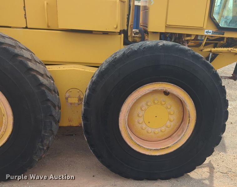 image for item NW9544 1999 John Deere 770CH motor grader