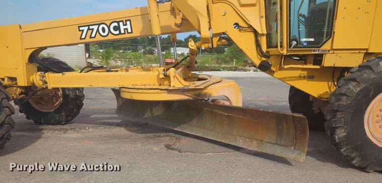 image for item NW9545 1997 John Deere 770CH motor grader