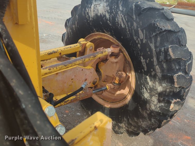 image for item NW9545 1997 John Deere 770CH motor grader