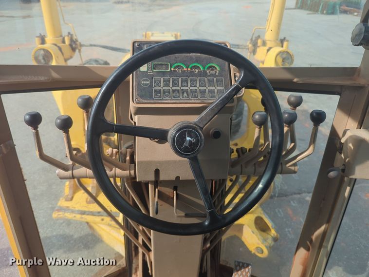 image for item NW9545 1997 John Deere 770CH motor grader