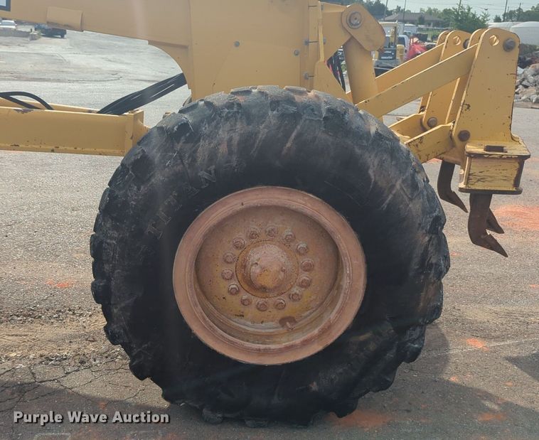 image for item NW9545 1997 John Deere 770CH motor grader