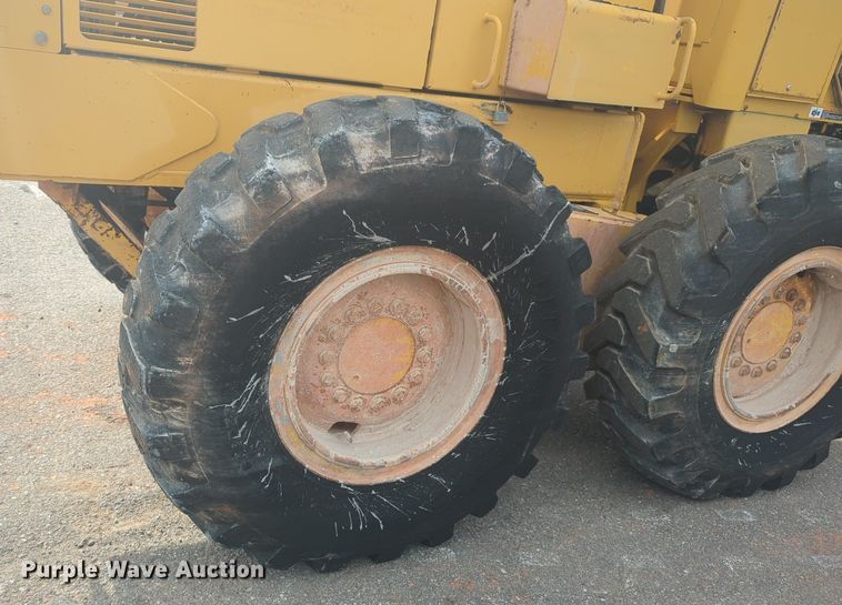 image for item NW9545 1997 John Deere 770CH motor grader