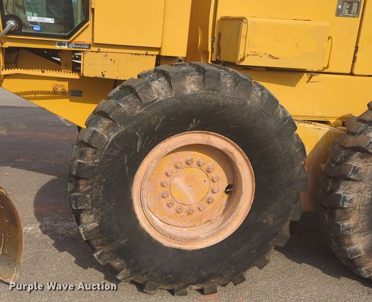 image for item NW9545 1997 John Deere 770CH motor grader