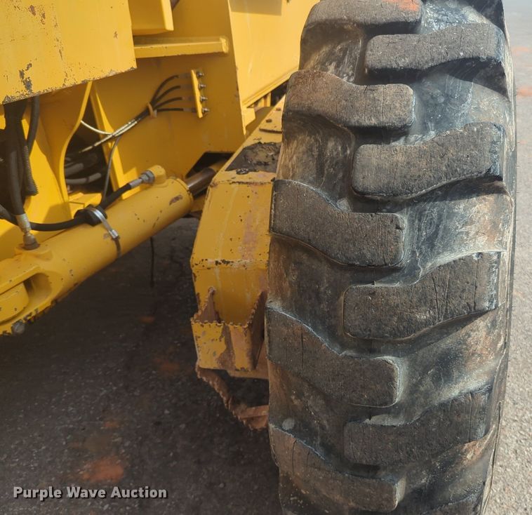 image for item NW9545 1997 John Deere 770CH motor grader