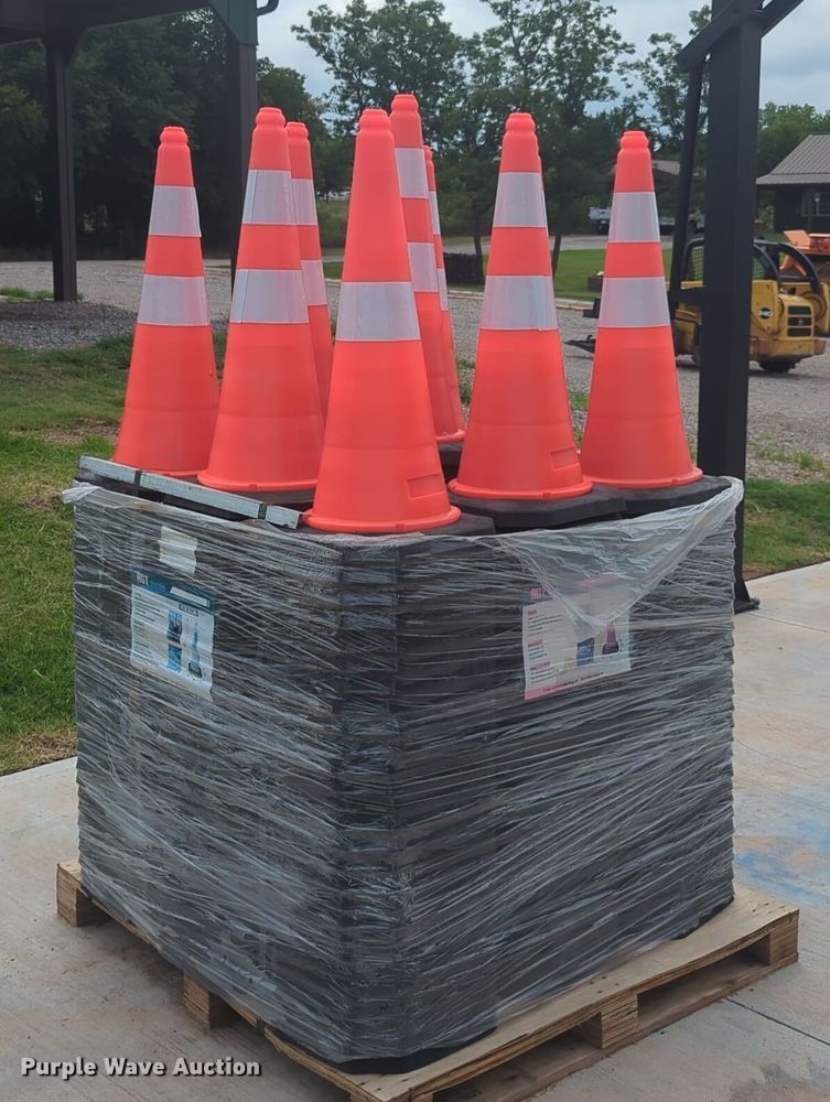 image for item NW9593 Approximately 250 AGT Industrial traffic cones 