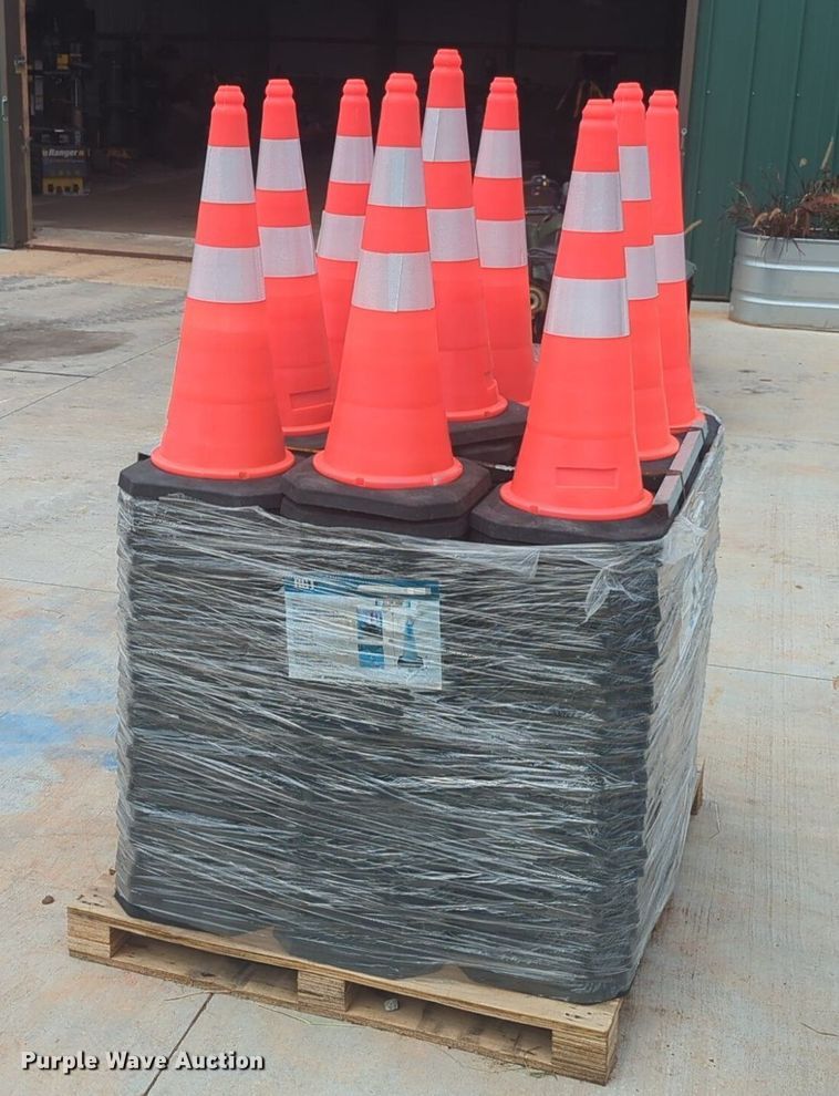 image for item NW9593 Approximately 250 AGT Industrial traffic cones 