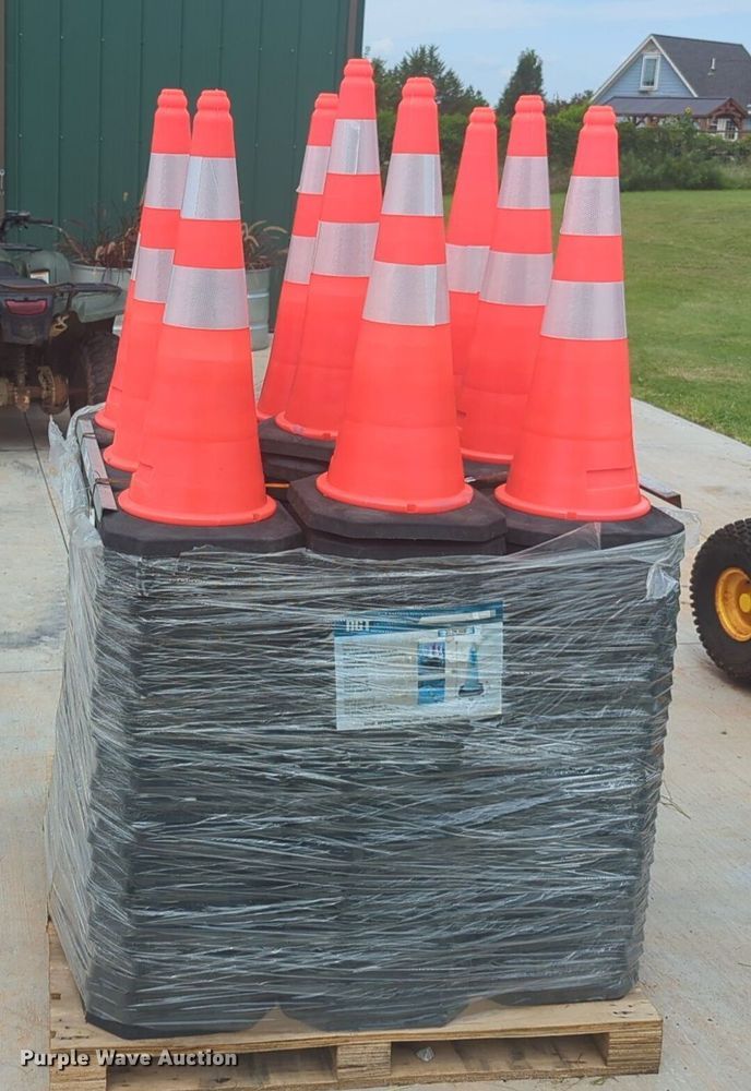 image for item NW9593 Approximately 250 AGT Industrial traffic cones 