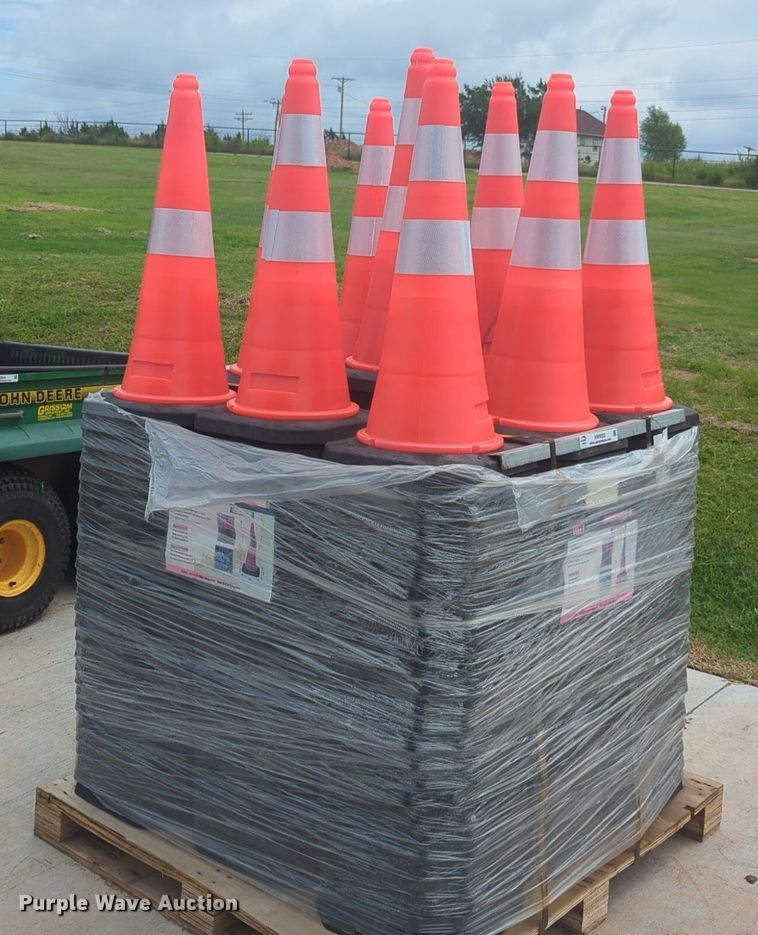 image for item NW9593 Approximately 250 AGT Industrial traffic cones 
