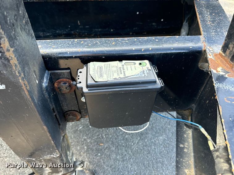 image for item OF9759 2016 Towmaster TC-10 equipment trailer