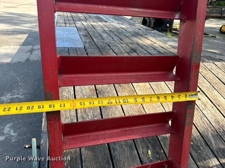 image for item OF9759 2016 Towmaster TC-10 equipment trailer