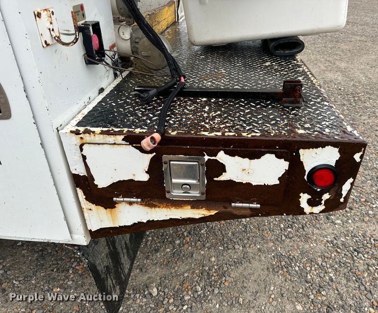 image for item OF9764 2014 Ford F550 Super Duty XL bucket truck