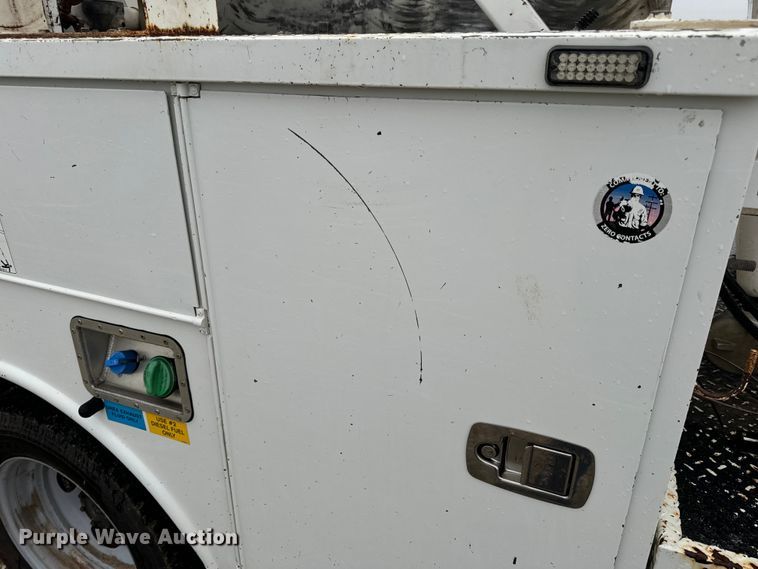 image for item OF9764 2014 Ford F550 Super Duty XL bucket truck