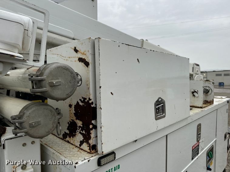 image for item OF9764 2014 Ford F550 Super Duty XL bucket truck