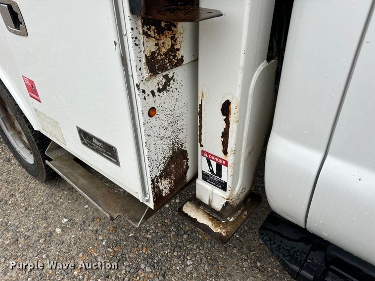 image for item OF9764 2014 Ford F550 Super Duty XL bucket truck