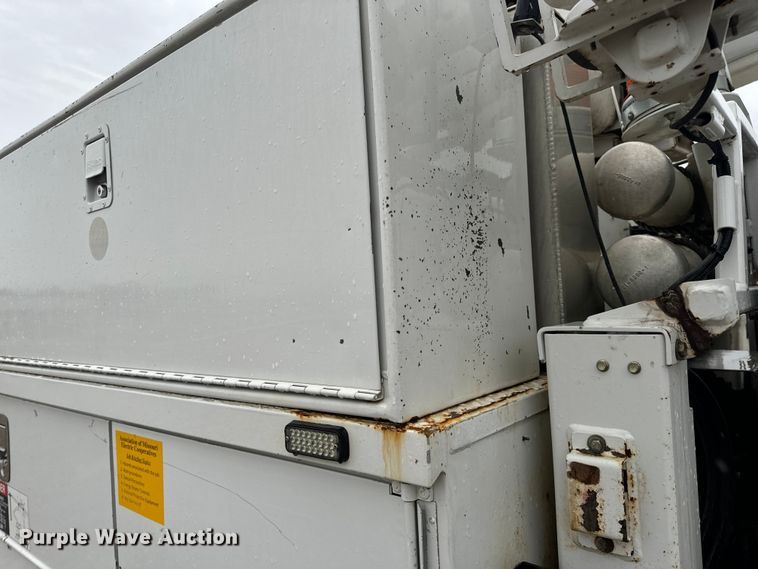 image for item OF9764 2014 Ford F550 Super Duty XL bucket truck