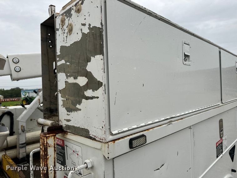 image for item OF9764 2014 Ford F550 Super Duty XL bucket truck