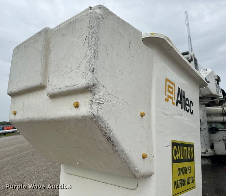 image for item OF9764 2014 Ford F550 Super Duty XL bucket truck