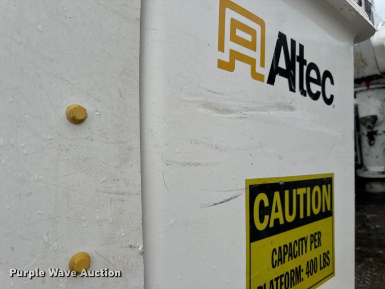 image for item OF9764 2014 Ford F550 Super Duty XL bucket truck