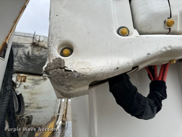 image for item OF9764 2014 Ford F550 Super Duty XL bucket truck