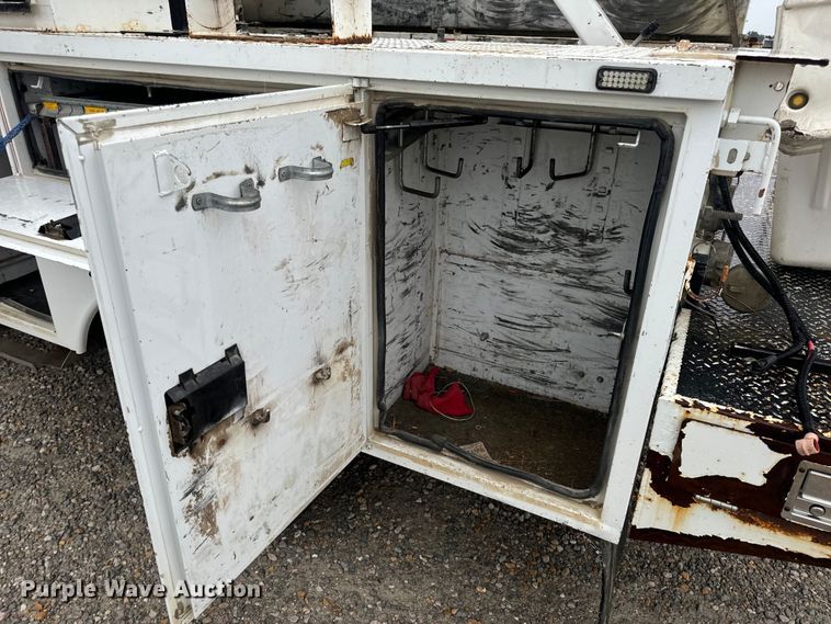 image for item OF9764 2014 Ford F550 Super Duty XL bucket truck