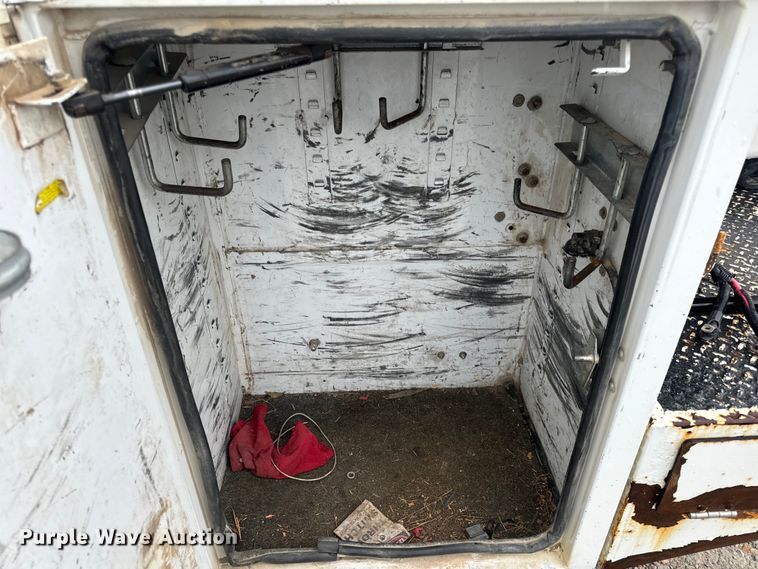 image for item OF9764 2014 Ford F550 Super Duty XL bucket truck