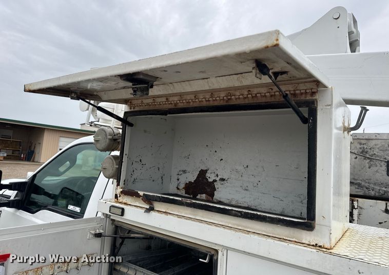 image for item OF9764 2014 Ford F550 Super Duty XL bucket truck