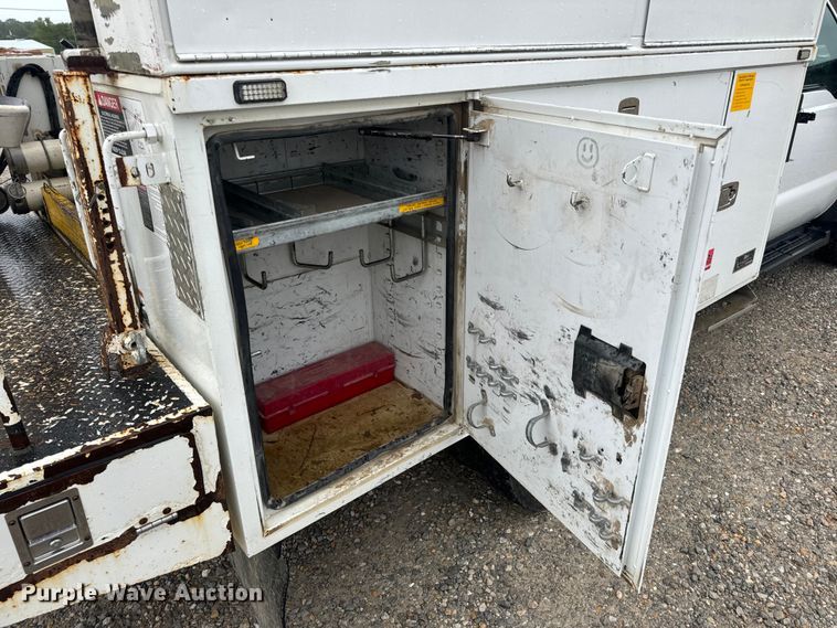 image for item OF9764 2014 Ford F550 Super Duty XL bucket truck