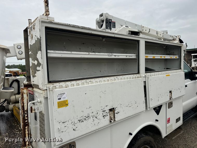 image for item OF9764 2014 Ford F550 Super Duty XL bucket truck