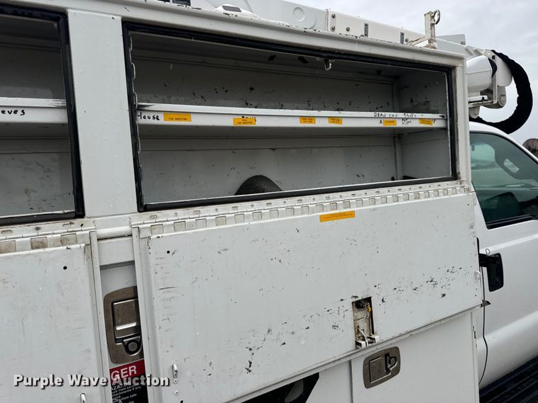 image for item OF9764 2014 Ford F550 Super Duty XL bucket truck