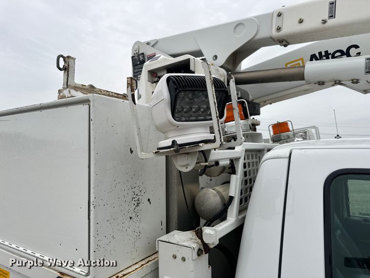 image for item OF9764 2014 Ford F550 Super Duty XL bucket truck