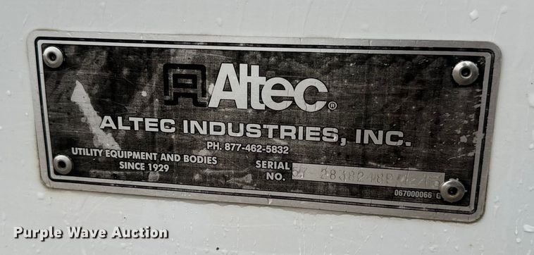 image for item OF9764 2014 Ford F550 Super Duty XL bucket truck