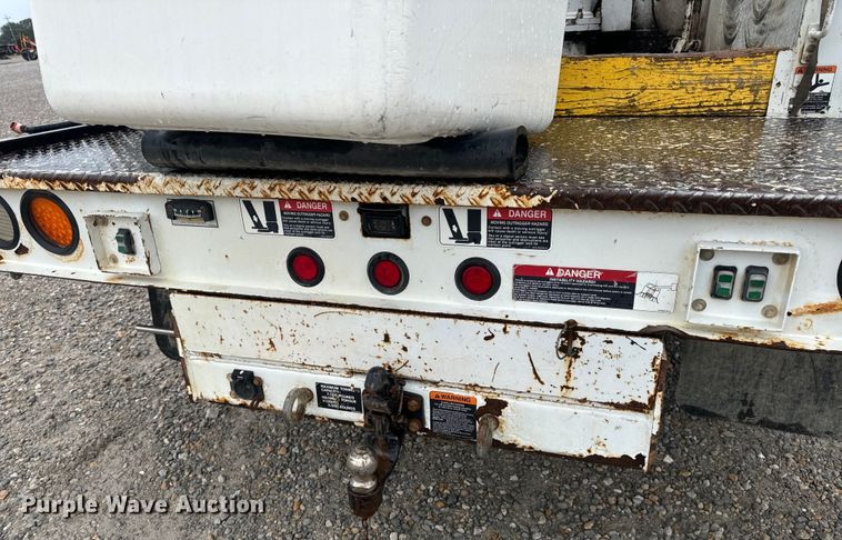 image for item OF9764 2014 Ford F550 Super Duty XL bucket truck