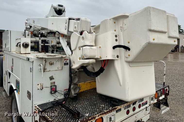 image for item OF9764 2014 Ford F550 Super Duty XL bucket truck