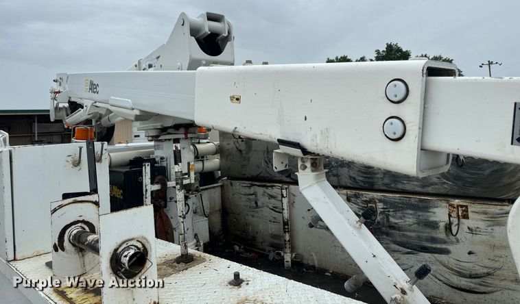 image for item OF9764 2014 Ford F550 Super Duty XL bucket truck