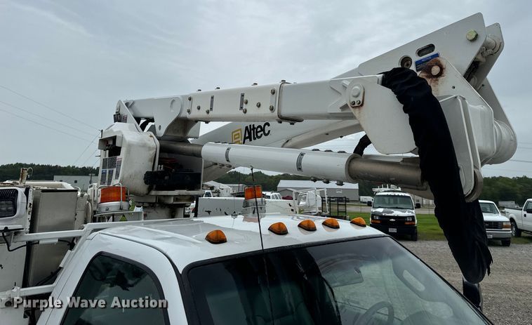 image for item OF9764 2014 Ford F550 Super Duty XL bucket truck