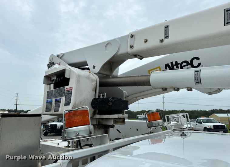 image for item OF9764 2014 Ford F550 Super Duty XL bucket truck