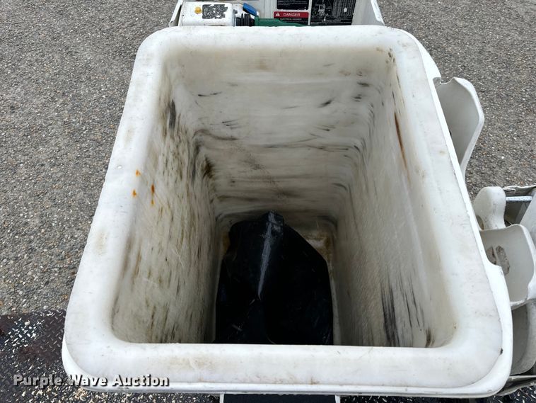 image for item OF9764 2014 Ford F550 Super Duty XL bucket truck